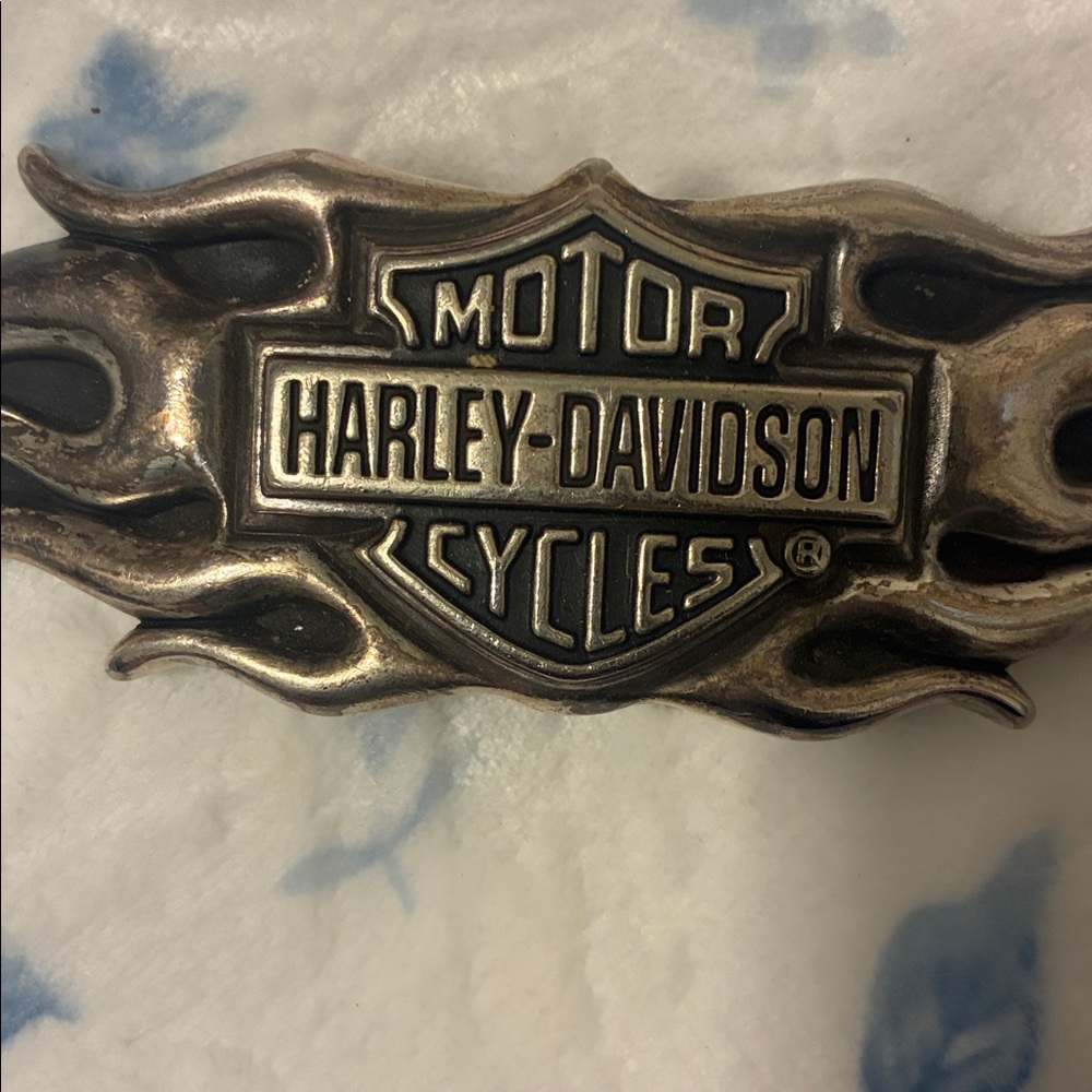 Harley-Davidson Silver Flame Shield Belt Buckle - Picture 4 of 4